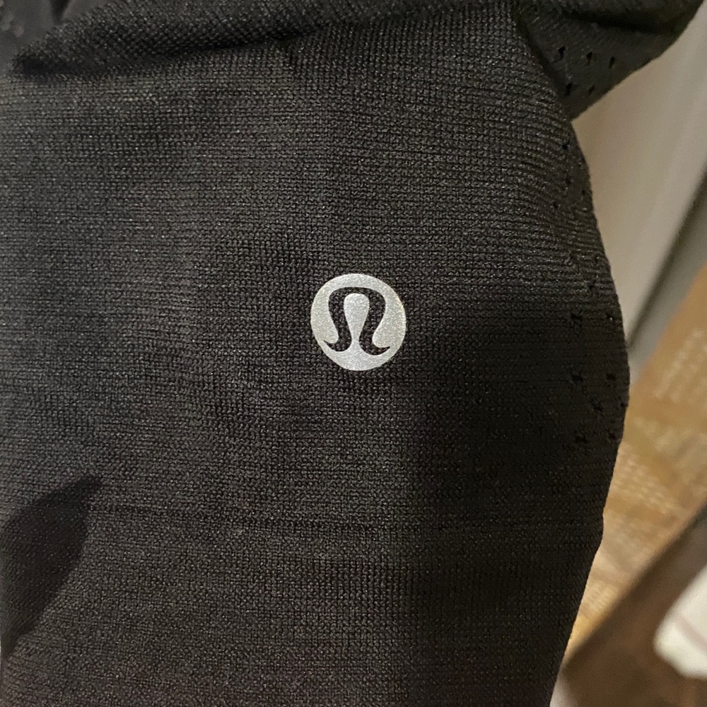 Size 10 Lululemon relaxed fit tee